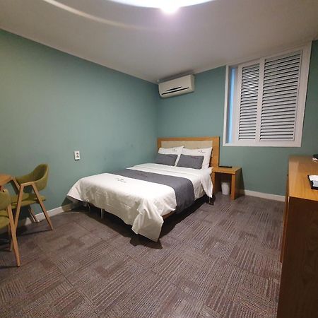 The 7 Hotel Поханг Екстериор снимка