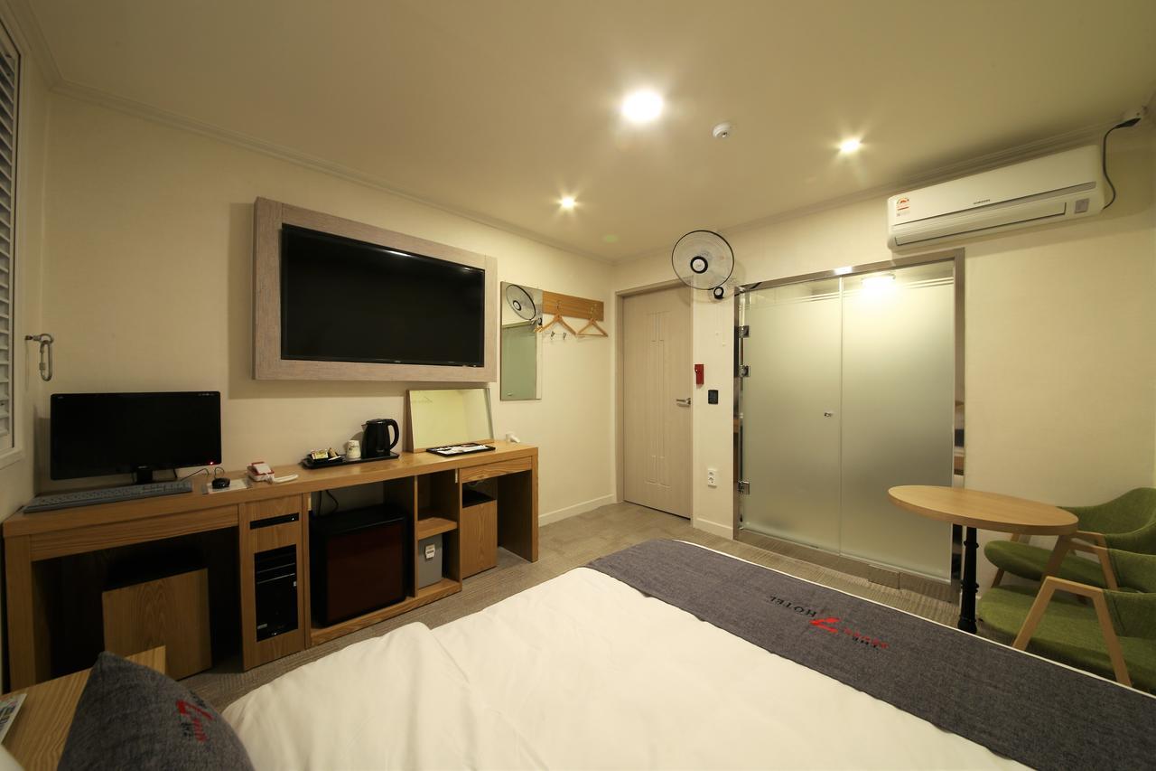 The 7 Hotel Поханг Екстериор снимка