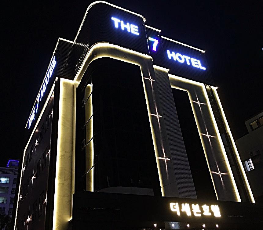 The 7 Hotel Поханг Екстериор снимка